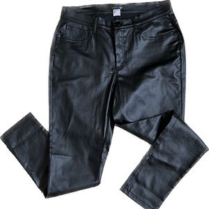 VENUS High Rise Faux 🦊 Leather Jeans.